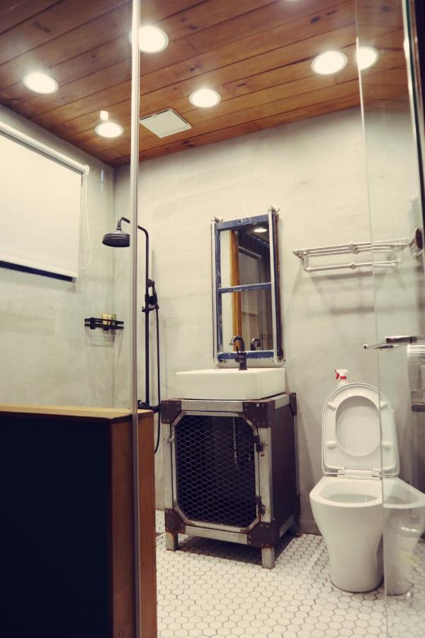 Travel Charger Hostel Kota Hualien Bagian luar foto