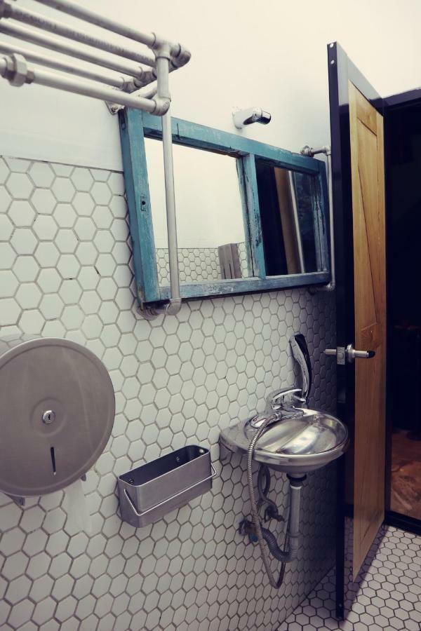 Travel Charger Hostel Kota Hualien Bagian luar foto