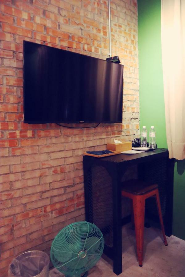 Travel Charger Hostel Kota Hualien Bagian luar foto