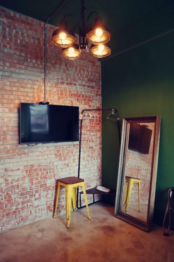 Travel Charger Hostel Kota Hualien Bagian luar foto