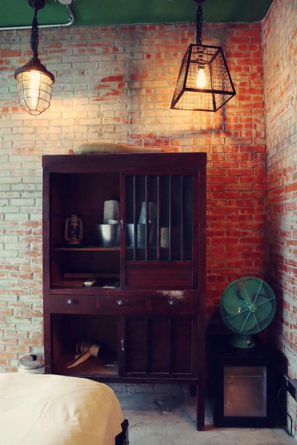 Travel Charger Hostel Kota Hualien Bagian luar foto