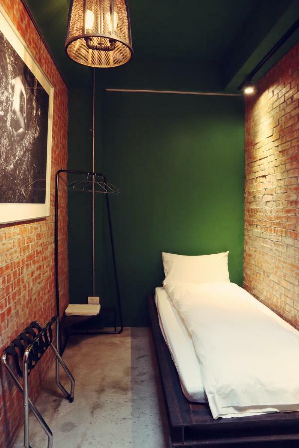 Travel Charger Hostel Kota Hualien Bagian luar foto